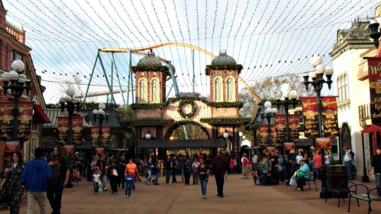 Six Flags Over Georgia Holiday in the Park
