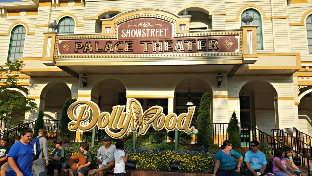 Dollywood Entrance